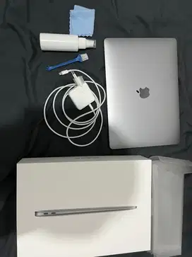 Jual Macbook air m1 2020 8/128 Ibox, Baru beli sebulanan