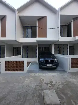 RUMAH 500 JUTAAN BEBAS BANJIR 10 MENIT KE TOL JATIASIH