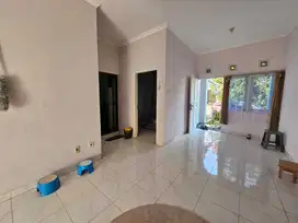 Dijual Rumah Siap Huni di Singgasana Pradana Mekar Wangi Bandung Kota