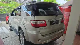 Jual fortuner diesel , kondisi sehat