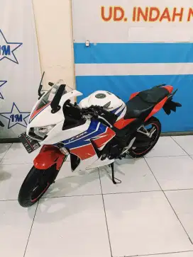 Yuhu tidak bisa kredit Tahun tua HONDA CBR 150R 2015 PLAT TERIMA 2030