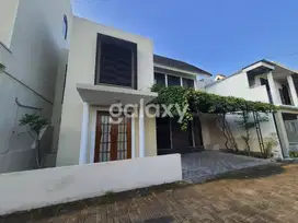 Rumah Cantik Full Furnished di Maguwoharjo