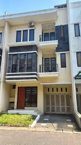 Jual Rumah PREMIUM 3 LANTAI di SETRADUTA setra duta Pasteur Bandung