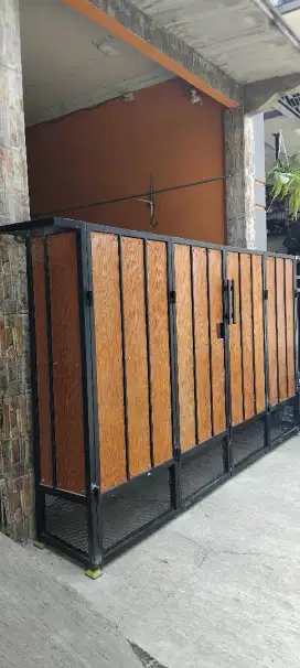 Pintu pagar listplank model kayu