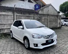 CASH TOYOTA Etios Valco G M/T 2014 - White Metallic