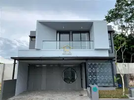 Rumah Cantik 2 Lantai di Cluster Elite Mlati Dekat RSA UGM