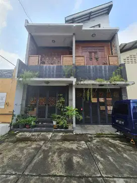 Rumah siap pakai 2 lantai di makamhaji kartasura solo