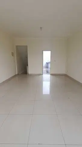 Ruko Strategis Di Green Lake City Luas 4,5x15 4 Lantai Unit Rapi