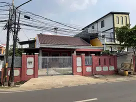 S585 Rumah Hoek 328 m2 di Pinggir Jalan Duren Sawit Jakarta Timur
