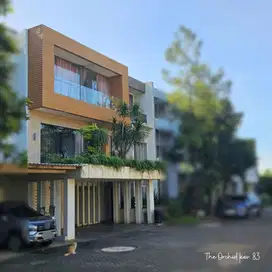 Rumah siap huni 3 Lantai di bintaro dengan fasilitas pool  Lokasi stra