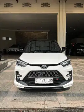 Raize GR 1.0 Turbo AT 2023 Two Tone