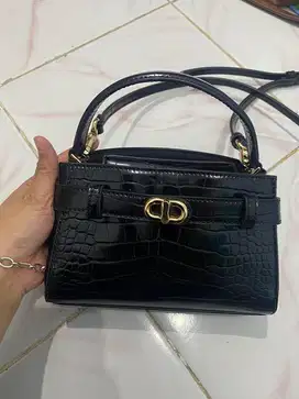 Tas Charles & Keith