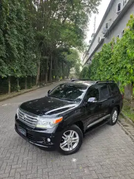 Toyota landcruiser vx200 uk v8 4.5cc diesel 4x4 2013 / 2014 A/T Hitam