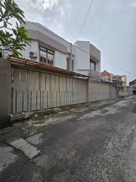 Rumah Mewah Megah di Kawasan Lojiwetan 0 km dari Balaikota Solo