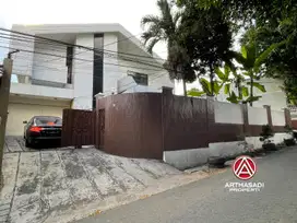Mampang Prapatan, Rumah Dijual Bebas Banjir Private Pool