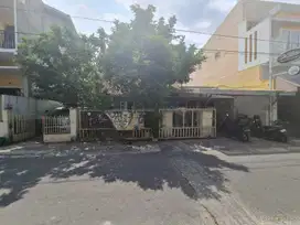 Rumah Hitung Tanah Strategis Pusat Kota Dekat Jalan Slamet Riyadi Solo