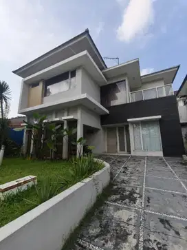 Disewakan Rumah Cluster Vassa Residence Vassa Lake Lippo Cikarang