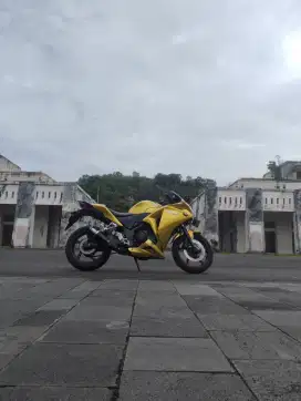 Sepeda Motor Honda CBR 250R