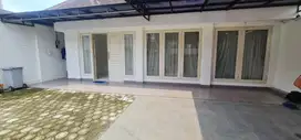 Disewakan Rumah Bagus 3 BR Daerah Menteng Jakarta Pusat