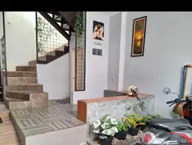 Di jual murah kost putri 8 kamar mandi dalam UMS