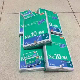 Isi STAPLES max no 10-1M harga tertera 1 pak isi 20 kotak kecil