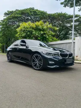 Low km!! BMW 330i 2021