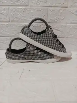 Converse Chuck Taylor all Star Black White Plaid size 39 fit to 40