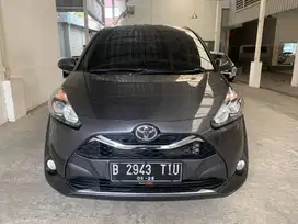 TOYOTA SIENTA V 1.5  MT 2020 Abu-abu  B2943TIU CASH , KREDIT, COP