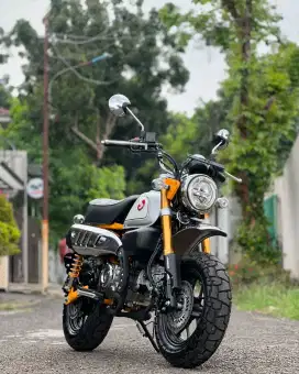 Honda monkey 2022 km 80 perak ( dax supercub ct125 ct 125 super cub )