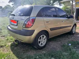 Kia Rio 2006 Bensin