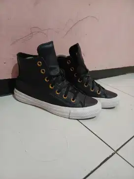 Converse CTAS Hi Leather Black Gold size 36 (22,5cm)