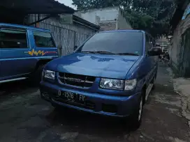 Tangan 1 Low Km Isuzu Panther LV 2.5 Manual Diesel Warna Biru Thn 2002