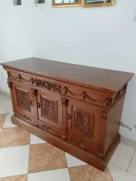Bufet kayu minimalis