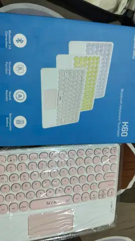 K60  bluetooth keyboard touchpad