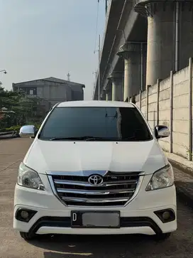 Toyota innova diesel G AT 2015