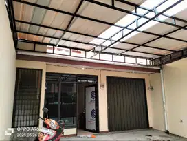 Disewakan kios pinggir jalan raya
