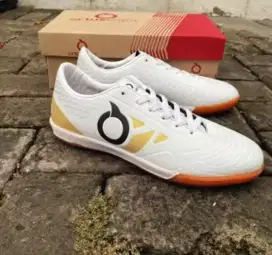 SEPATU FUTSAL ORTUSEIGHT JOGOSALA