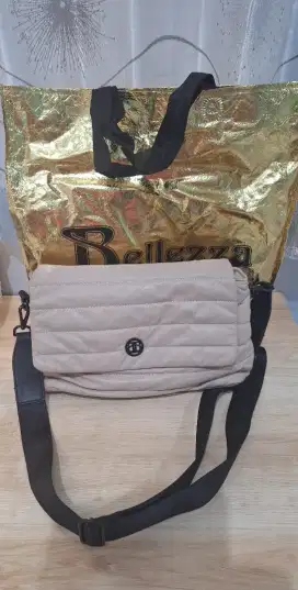 Tas Selempang Bellezza.Warna Coklat Susu