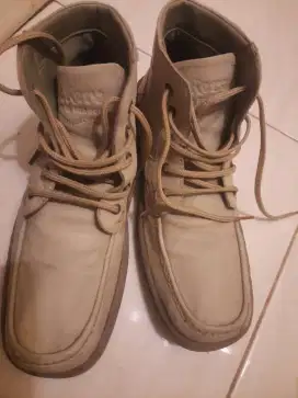 Sepatu kickers size 40