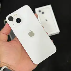 Iphone 13 warna putih