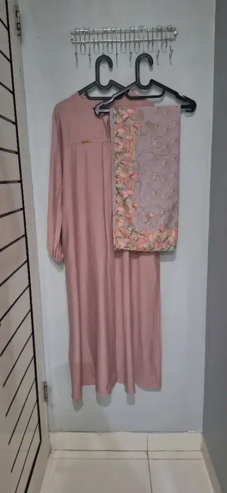 Set Gamis Warna Soft Pink & Jilbab Zoya