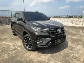 TOYOTA FORTUNER 2.8 GR SPORT 4X2 VRZ NOT SRZ