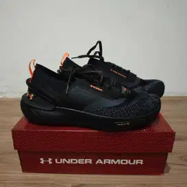 Sepatu UA Phantom 3 Storm - Black Orange