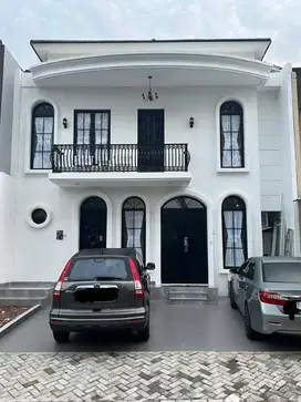DIJUAL RUMAH DI DE LATINOS BSD
