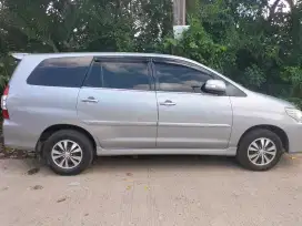 Mobil bekas kijang inova