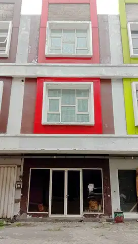 Ruko 3 lantai DISEWAKAN atau DIJUAL
