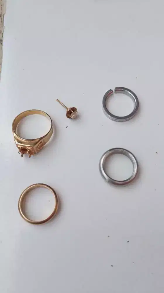 Jual beli emas dengan harga tinggi