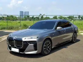 KM 8 RB, BMW 735i M Sport G70 NIK 2023 Silver