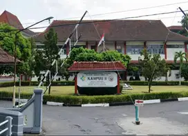Tanah dan Bangunan Depan Poltekes Tohudan Colomadu