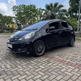Jazz rs 2013 cvt low kilomter promo dp 9 jt